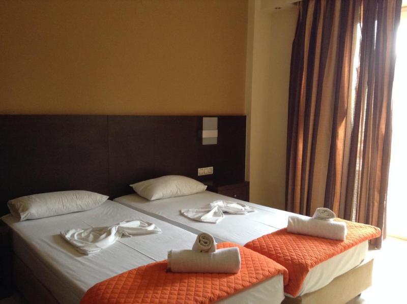 โรงแรมโซเฟีย เฮราคลีออน Heraklion  ภายนอก รูปภาพ