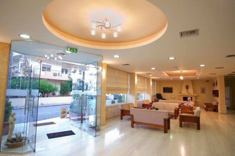 โรงแรมโซเฟีย เฮราคลีออน Heraklion  ภายนอก รูปภาพ